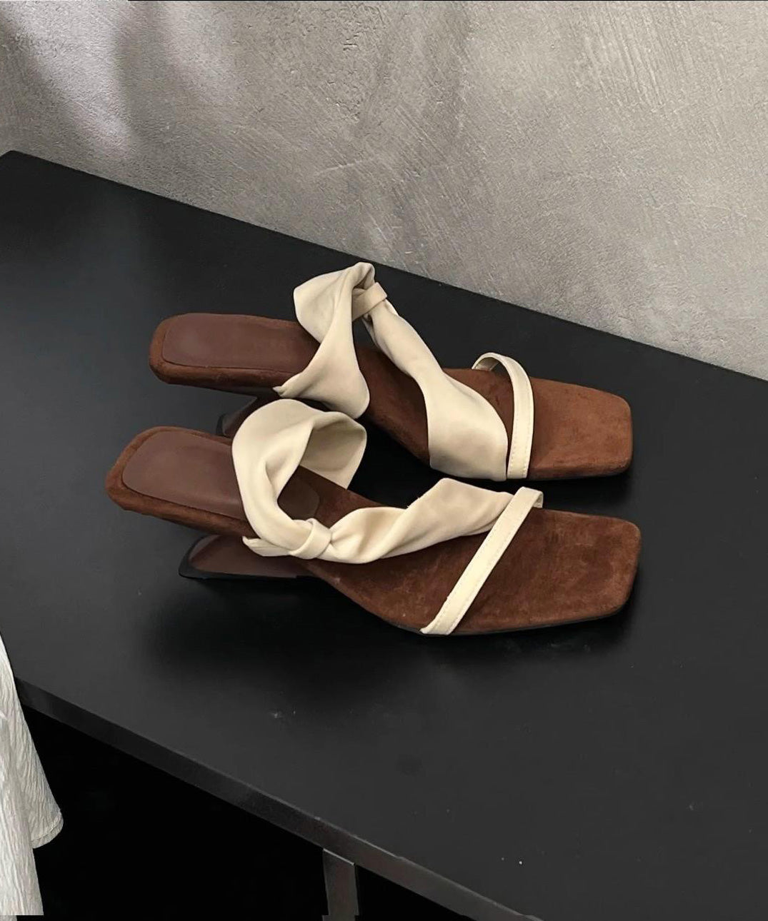 Sandales abricot à bout rose 2025 en similicuir avec brides à boucle