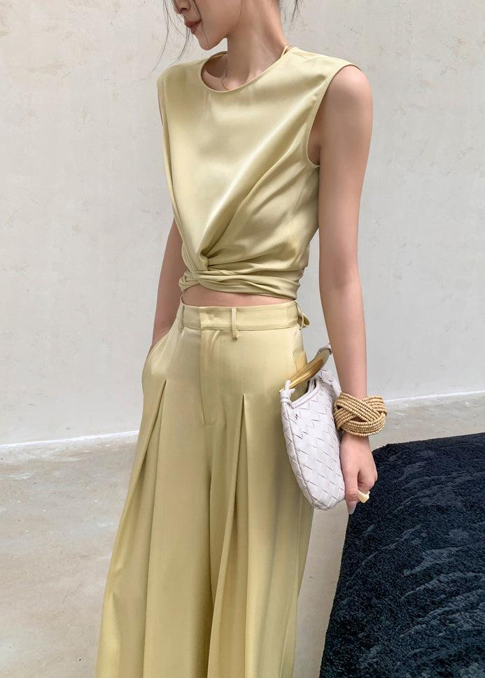 Ensemble deux pièces haut en soie jaune à col rond et pantalon large sans manches AN1027