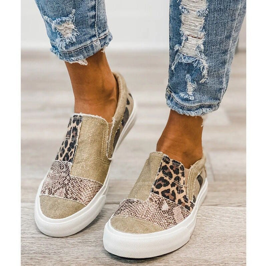 Vintage All Season Snakeskin Split Joint Sports & Outdoor Flat Heel Round Toe Fabric EVA Sneakers for Women AD398