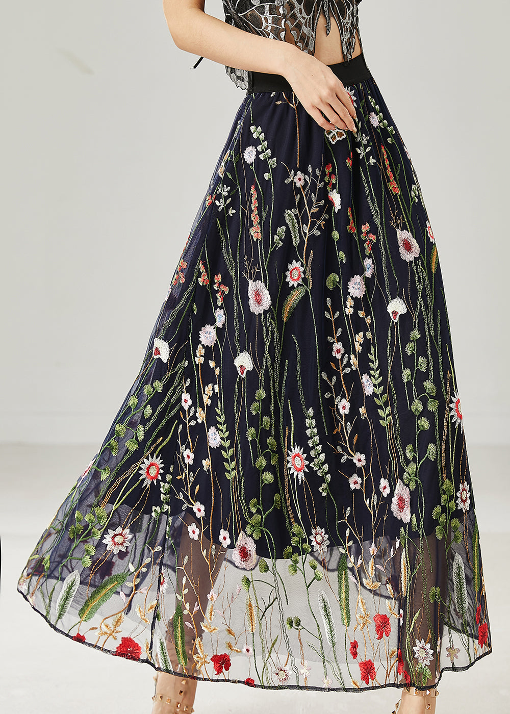 Jupes en tulle brodées noires faites à la main pour l'été AZ1026