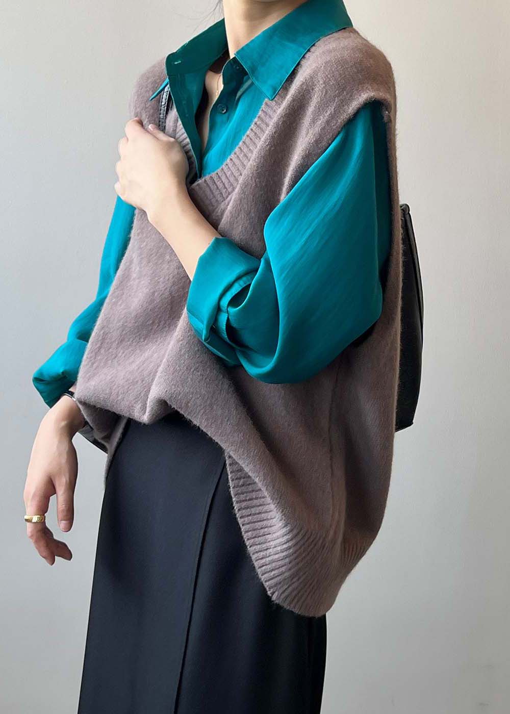 Gilet en tricot kaki polyvalent et simple à col en V sans manches AF1064