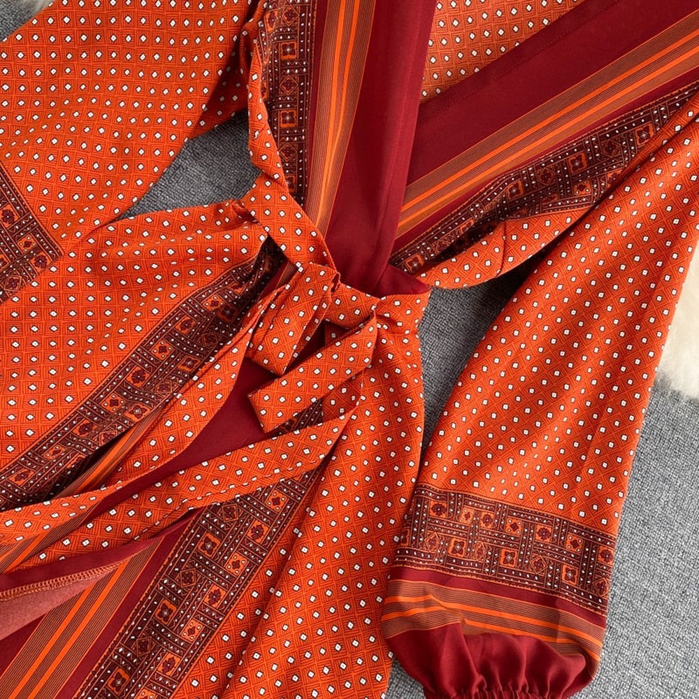 Robe vintage marron à col en V et manches longues bouffantes imprimées à la taille AR1003