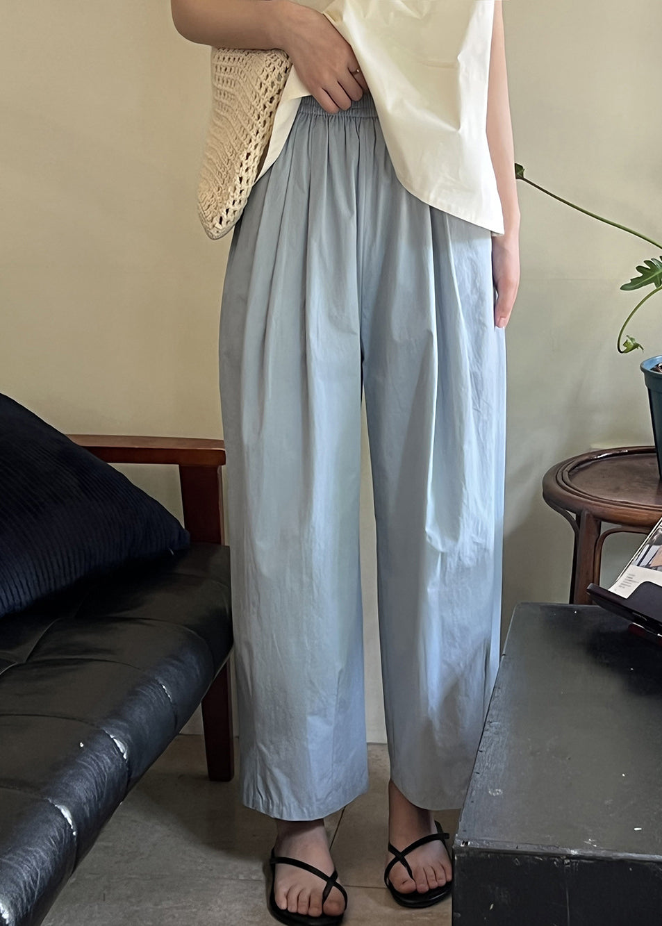 Blaue Sommerhose aus Baumwolle mit elastischer, kurzer Taille