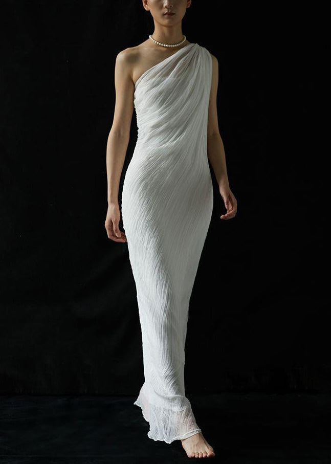 Faltenkleid aus einfarbiger Seide mit kalten Maxi-Sommer-Kunst in Weiß