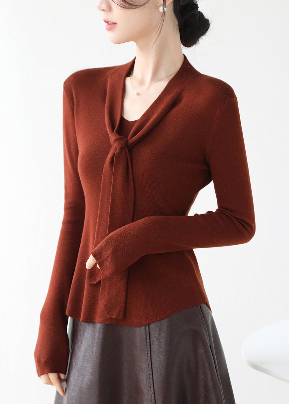 Pull en maille marron fin à col en V et lacets, automne-hiver RV030