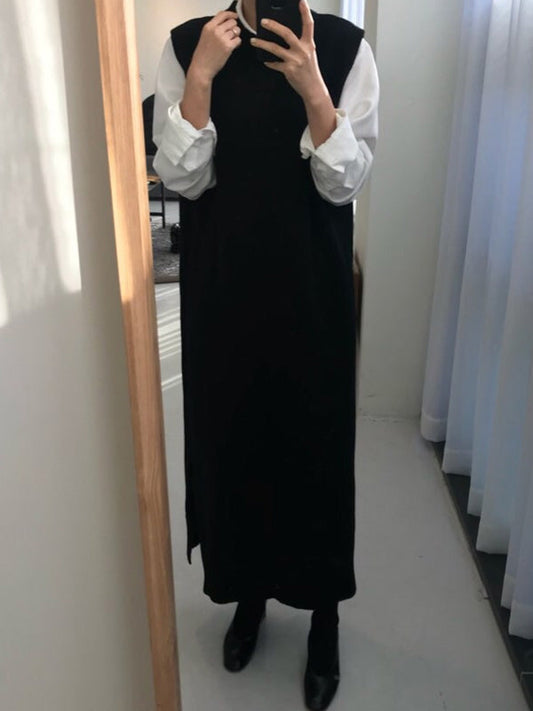 Urban Schwarzes ärmelloses Strickkleid mit Rundhalsausschnitt QX017