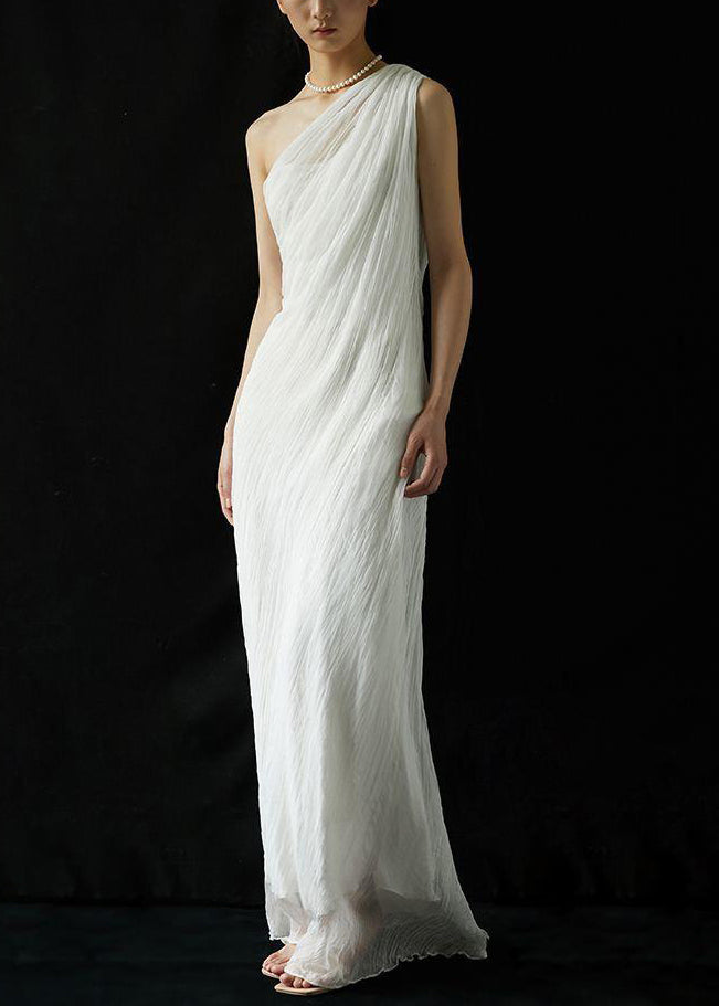 Faltenkleid aus einfarbiger Seide mit kalten Maxi-Sommer-Kunst in Weiß