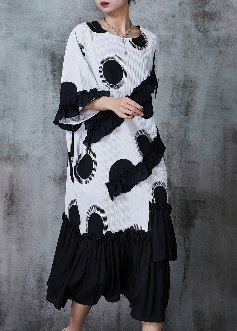Robe mi-longue en mousseline de soie blanche à volants asymétriques pour l'été QA1011