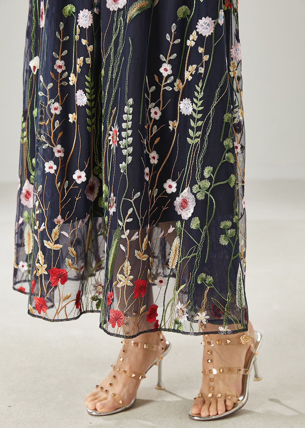 Jupes en tulle brodées noires faites à la main pour l'été AZ1026