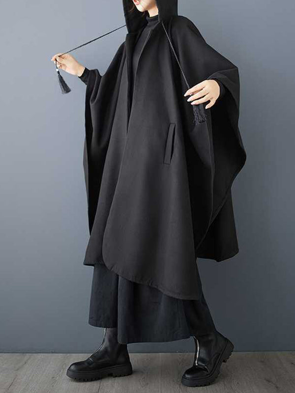 Stilvoller schwarzer Trenchcoat mit Kapuze, Kordelzug, Quastentaschen, Reißverschluss und Fledermausärmeln TW007