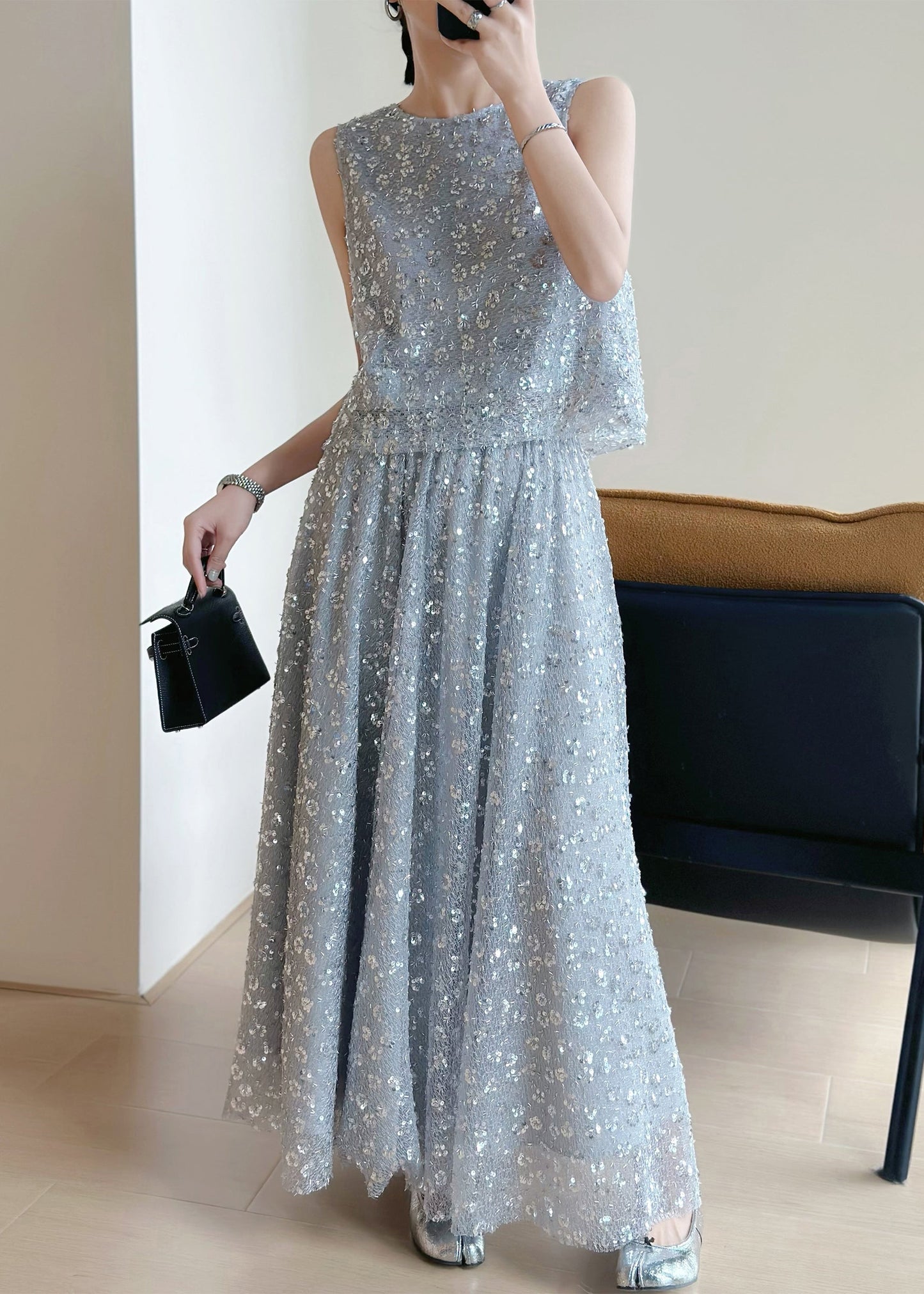 Ensemble deux pièces haut et jupe à lacets et paillettes gris sans manches QP049
