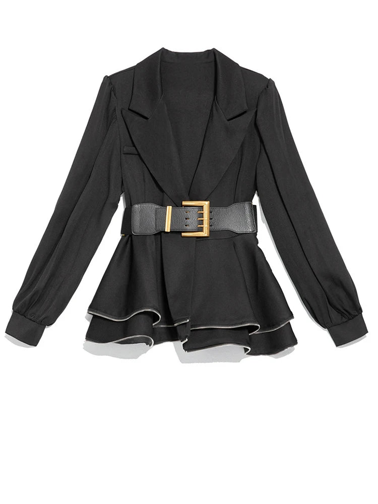 Schwarzer Damen-Blazer mit Revers, Gürtel, Rüschensaum und langen Ärmeln, TW024