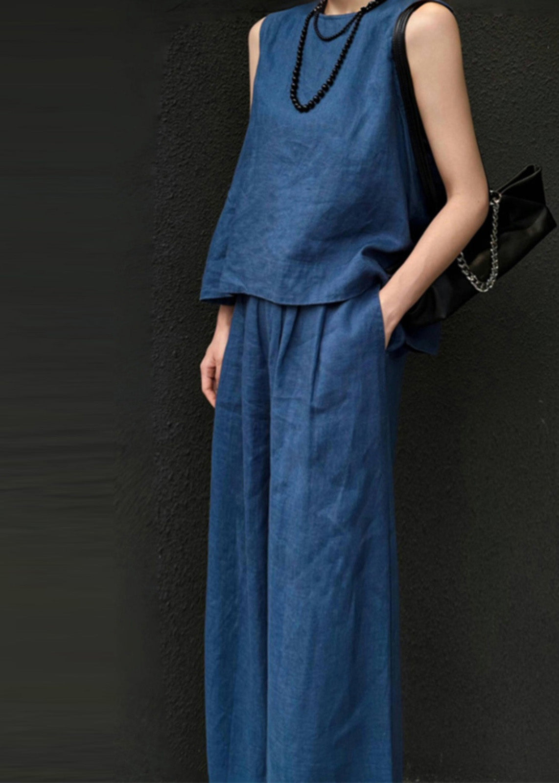 Ensemble deux pièces gilet en lin bleu et pantalon large sans manches pour femme AN1026