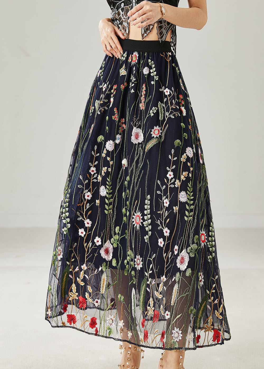 Jupes en tulle brodées noires faites à la main pour l'été AZ1026
