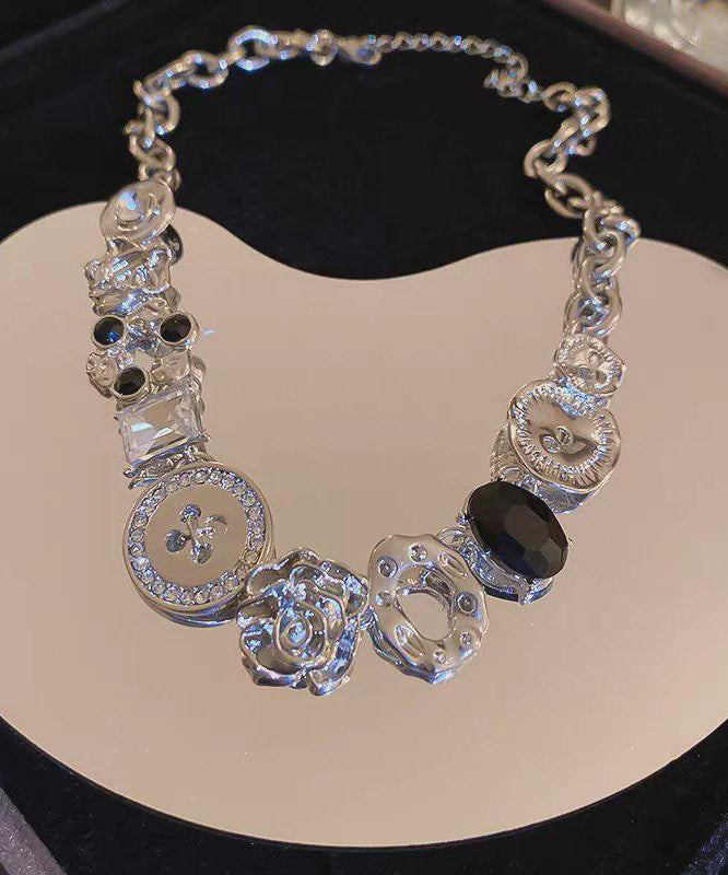 Collier de perles en zircon avec bouton en alliage