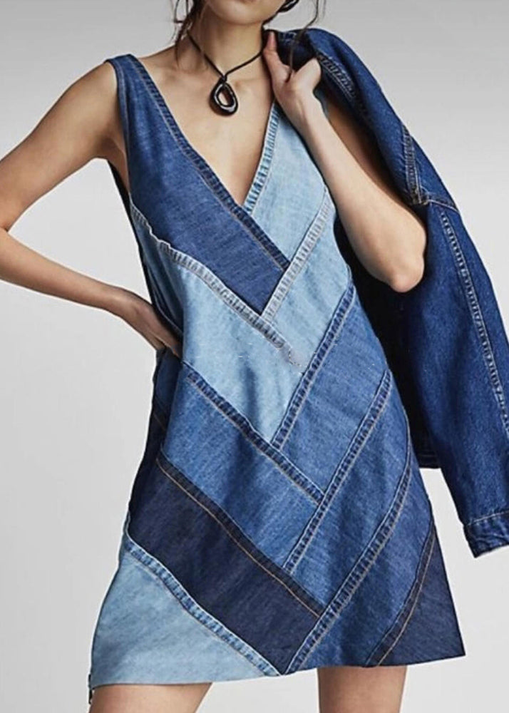 Ärmelloses Kleid mit Patchwork-Ausschnitt und wunderschönem Blue Denim