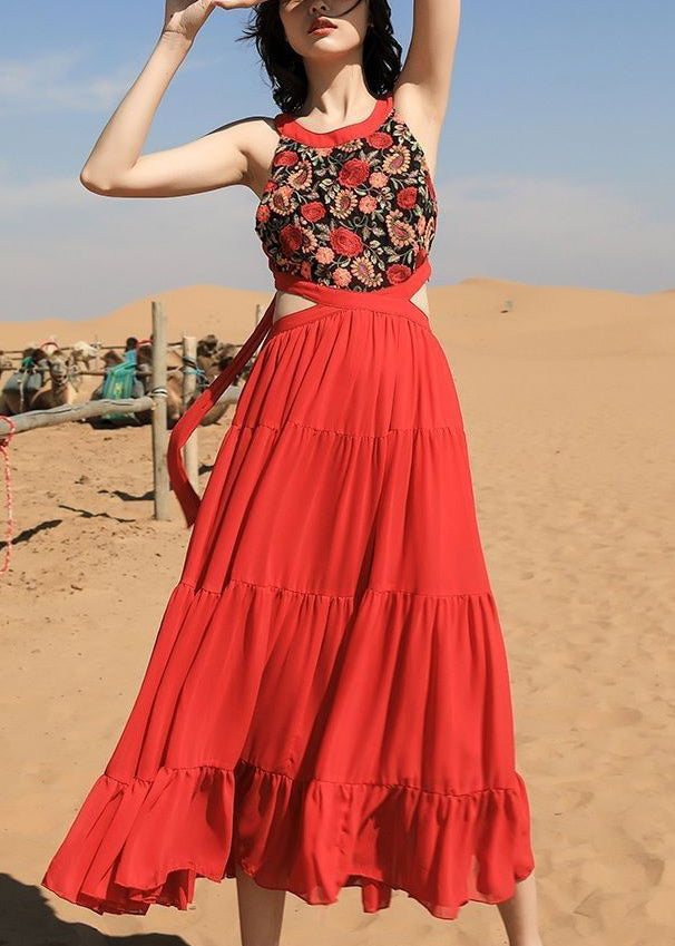 Wunderschönes, langes, ärmelloses Chiffonkleid in Rot mit Spitzenstickerei