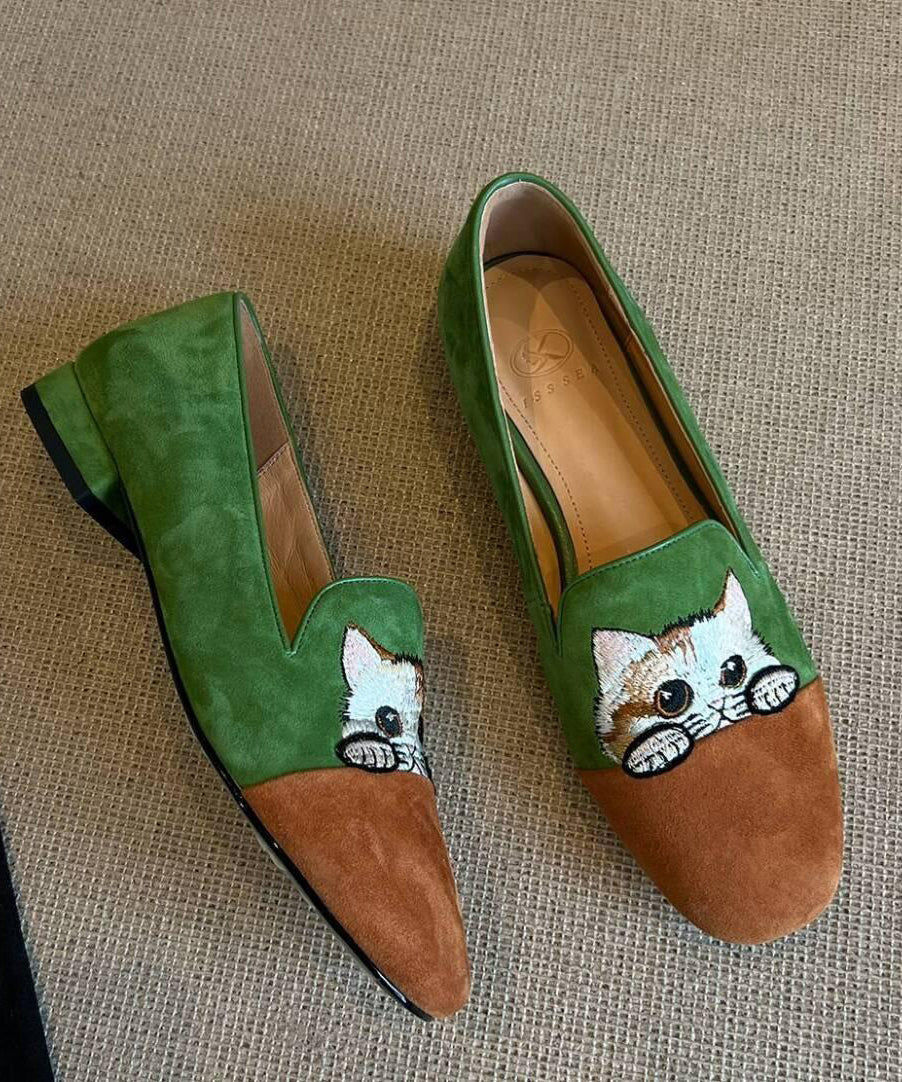 Magnifiques mocassins Penny brodés en daim marron YC015