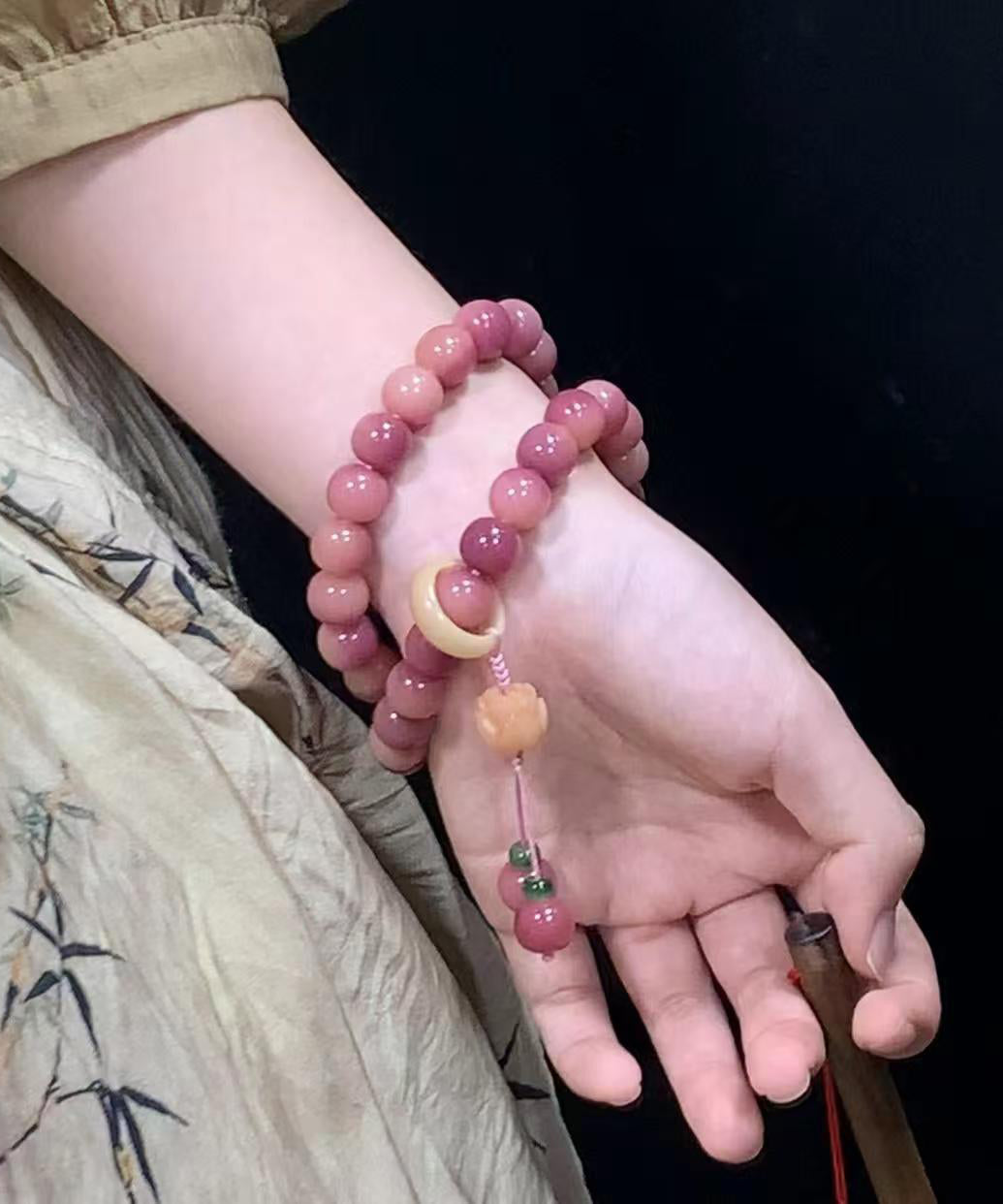 Bracelet à breloques Bodhi So double couche Lotus Boutique YI016