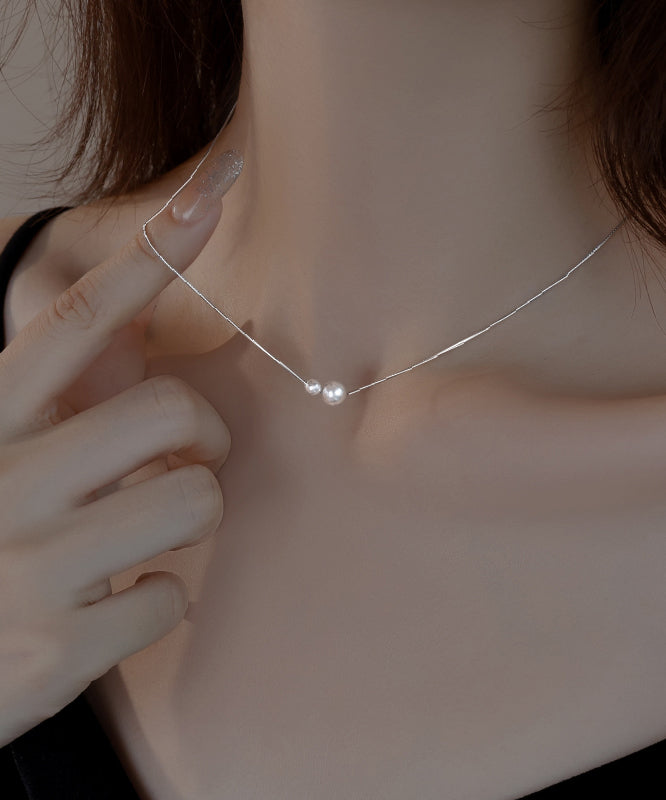 Boutique Seiden-Perlenkette aus SterlingsilberFeine Seiden-Sterlingsilber-Halskette mit Schleierkraut-Anhänger ET002