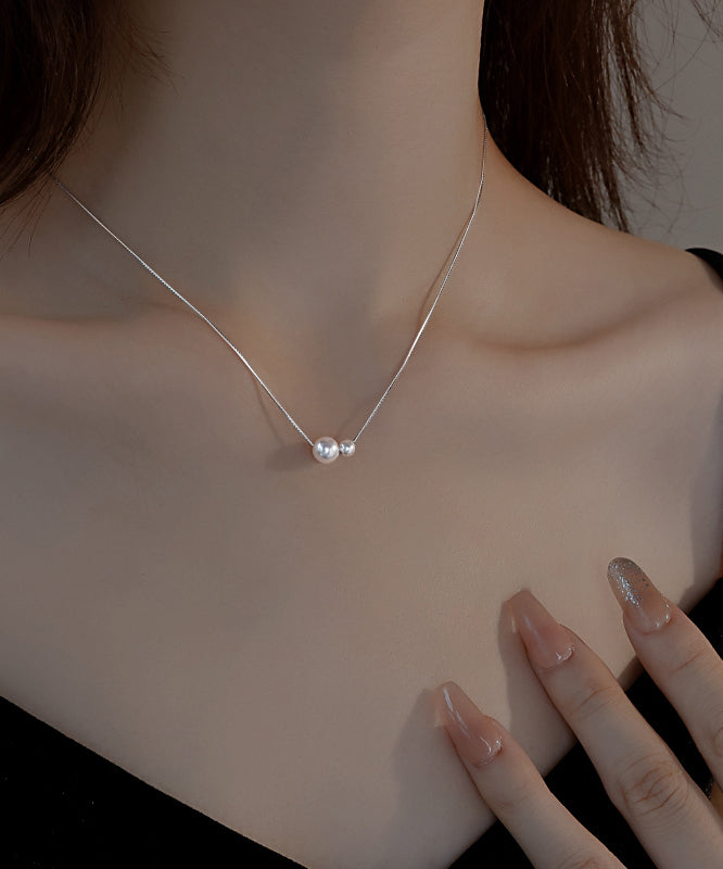 Boutique Seiden-Perlenkette aus SterlingsilberFeine Seiden-Sterlingsilber-Halskette mit Schleierkraut-Anhänger ET002