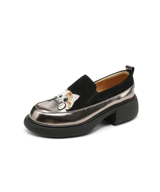 Mocassins en daim brodé marron à gros motifs