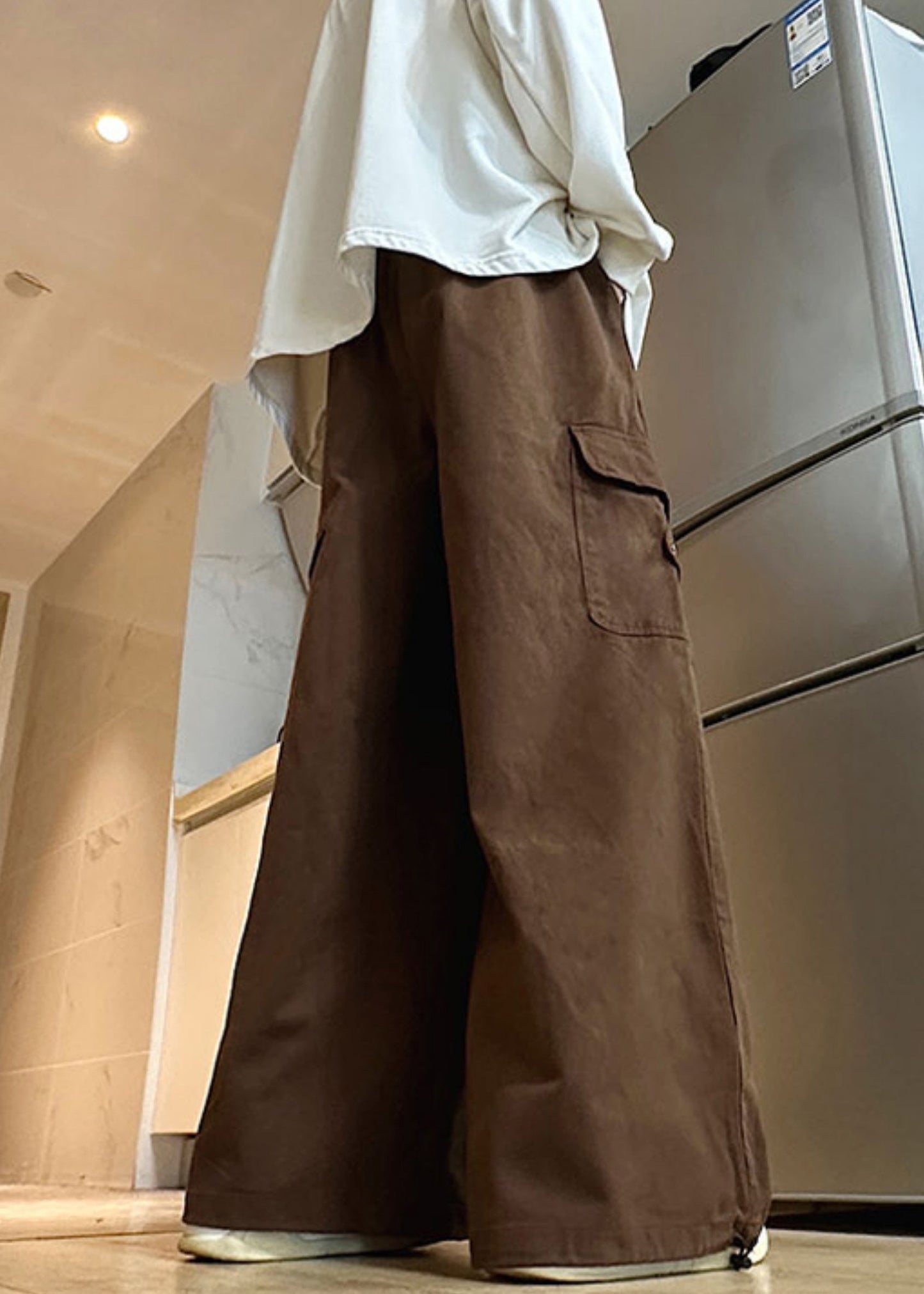 Pantalon large en coton élastique marron pour homme avec cordon de serrage et taille unie