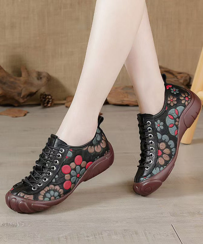 Chaussures à lanières en cuir de vachette, semelles plates en relief, cuir marron croisé