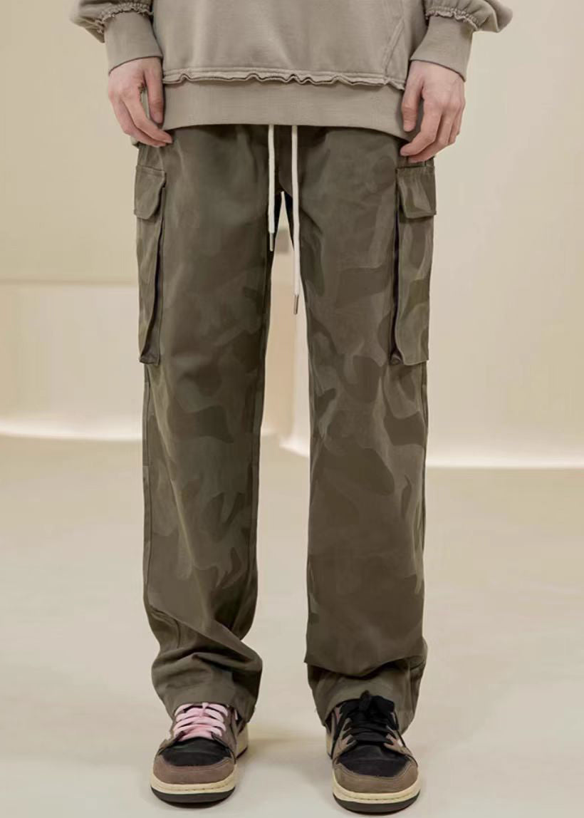 Pantalon camouflage décontracté avec poches vertes brodées en coton pour homme