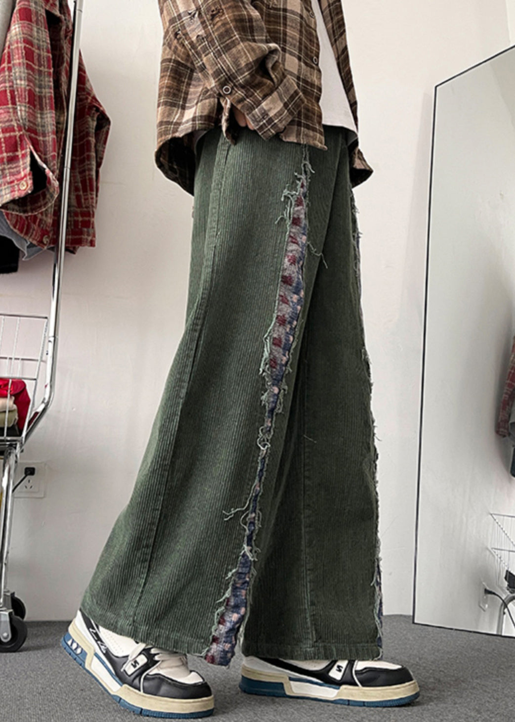 Pantalon patchwork Army Chic Original Homme en velours côtelé vert