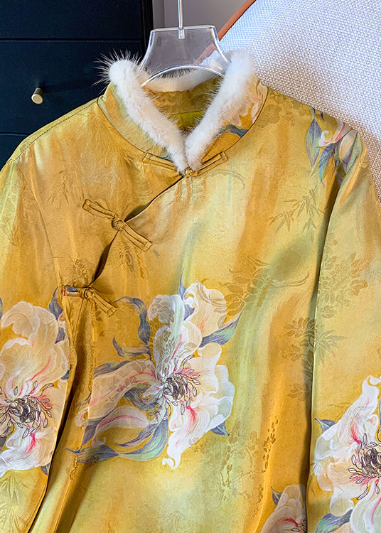 Chinesischer Stil Gelber Patchwork-Druck Feine Baumwoll-gefüllte Seidenmantel Frühling TI021