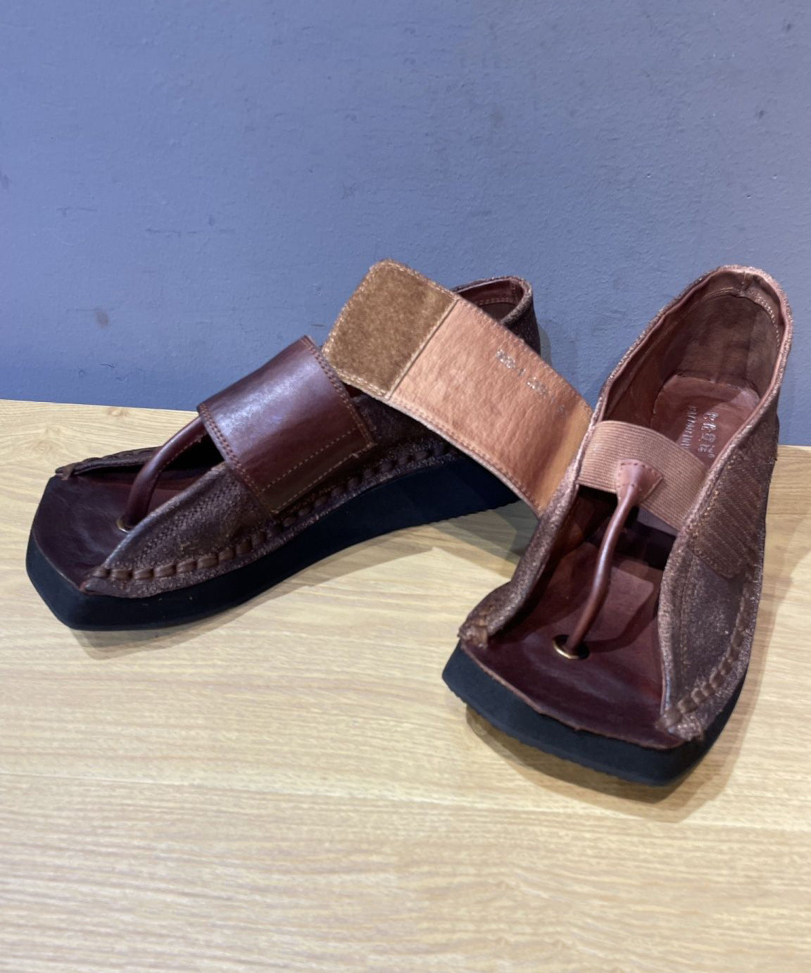 {Pre-Order Only in Summer}Chocolate Wedge Flip Flops Cowhide Leather Unique Splicing XC1042