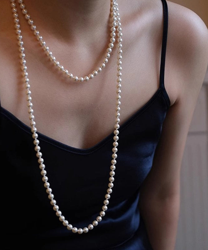 Collier élégant avec pendentif en alliage multicouche et perles YU013