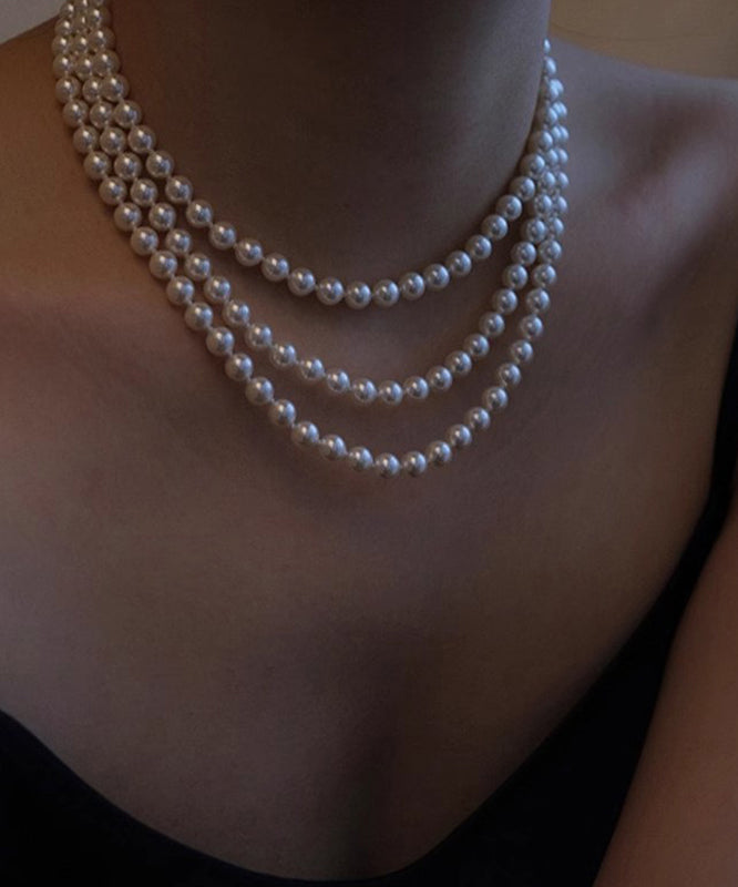 Collier élégant avec pendentif en alliage multicouche et perles YU013