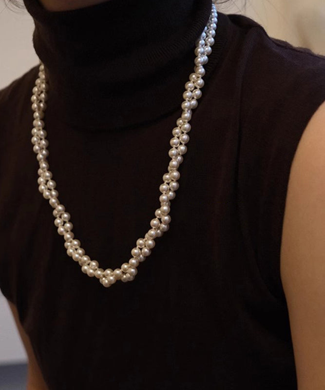 Collier élégant avec pendentif en alliage multicouche et perles YU013
