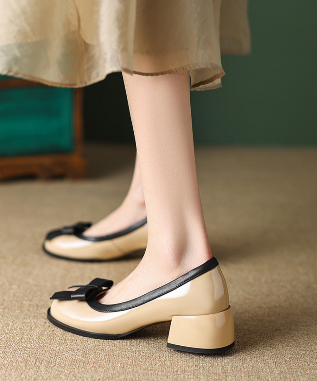 Chaussures à nœuds élégants en similicuir noir épais