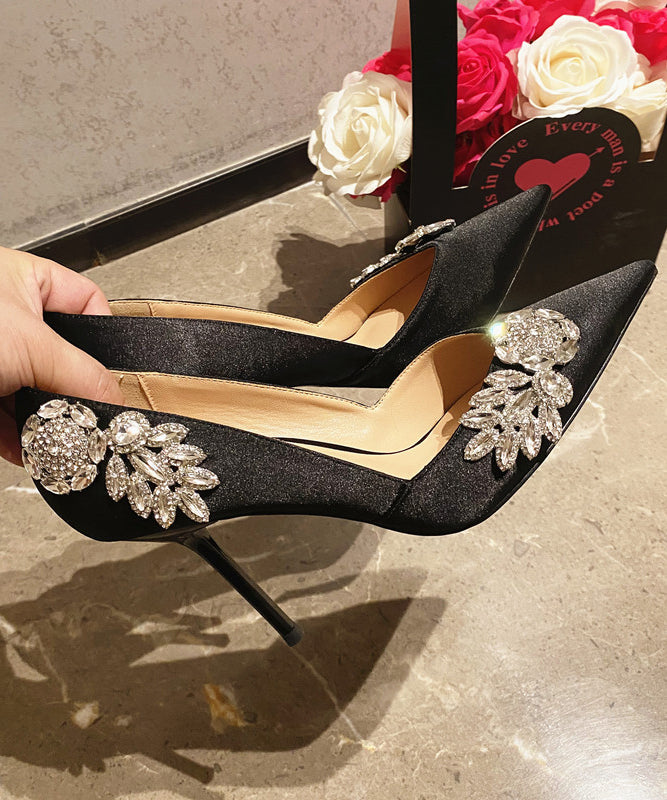 Talons aiguilles élégants à bout pointu en satin noir