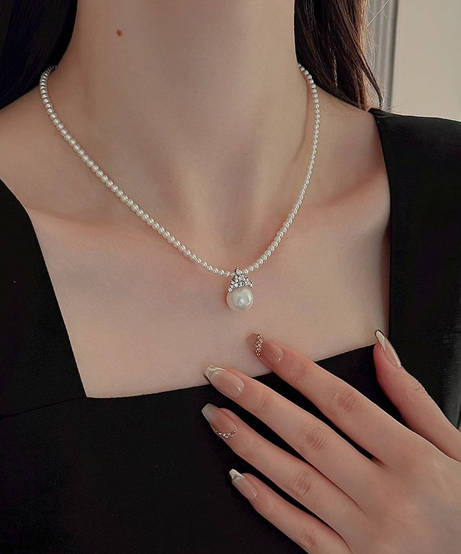 Collier élégant avec pendentif en alliage de zircon blanc et perles RA003