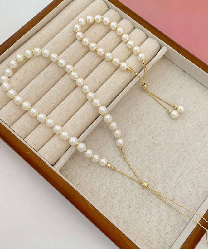 Elegantes weißes Kupferlegierung Perlenquasten-Charm-Armband und abgestufte Perlenkette Zweiteiliges Set YU014