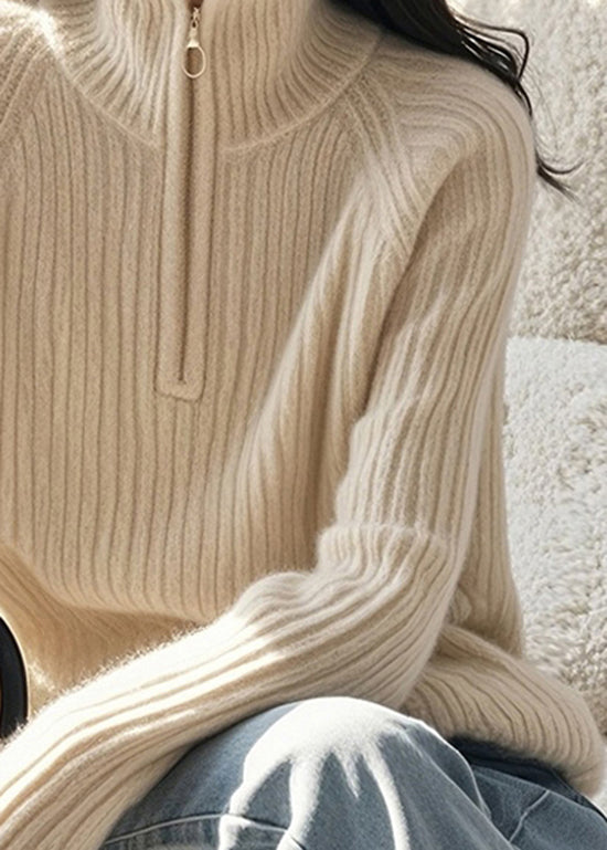 Feiner Beige Strickpullover mit Reißverschluss und hohem Kragen, Frühling TO012