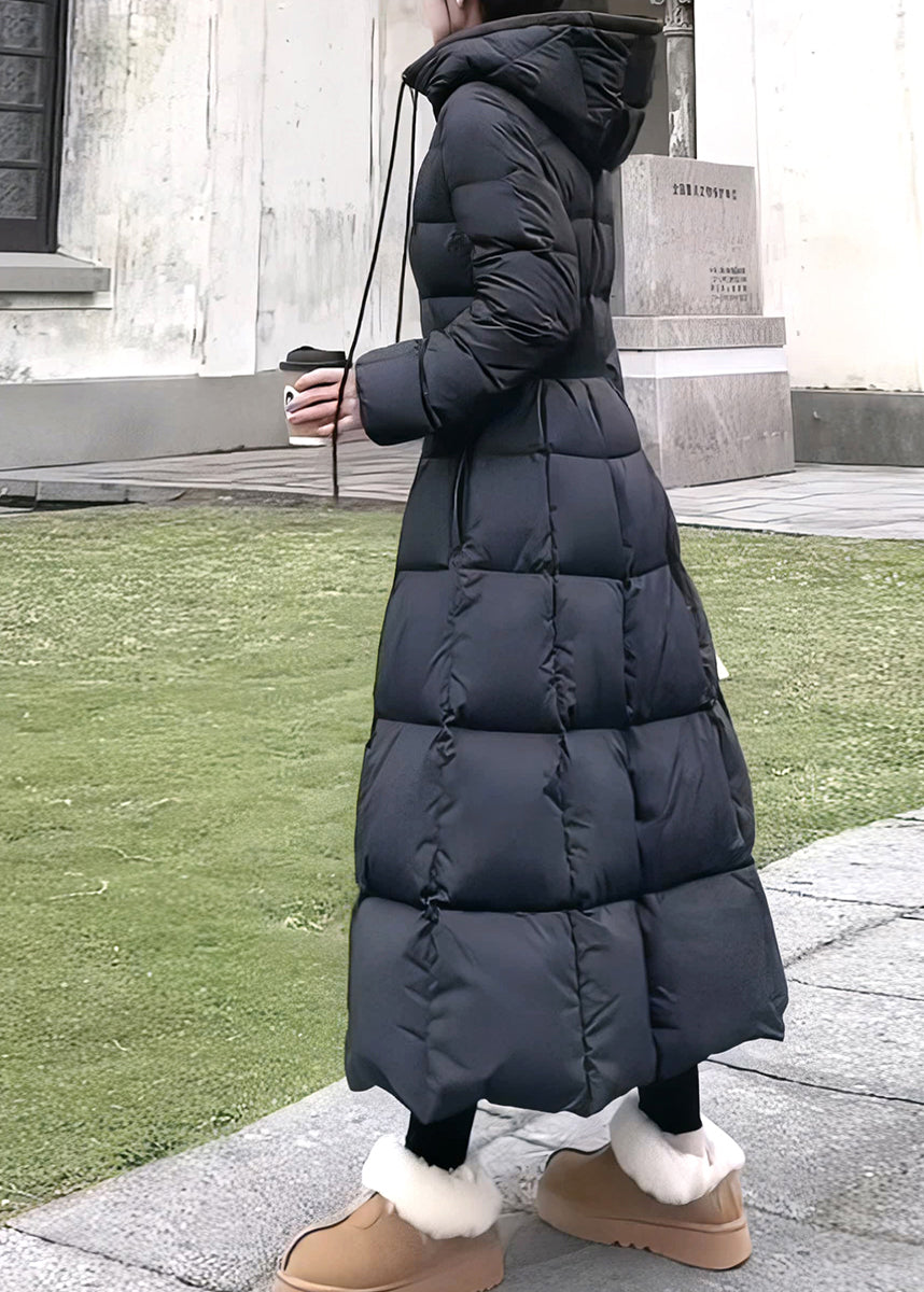 Feiner schwarzer Slim Fit Entendaunenparka mit Kapuze und Taschen für den Winter TD043