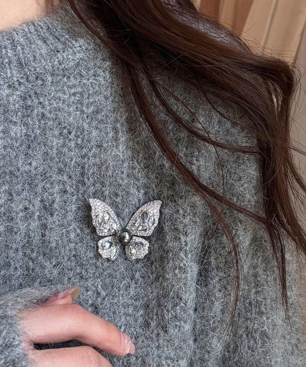 Broche papillon en alliage de zircon gris fin avec perles YD039