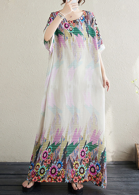 Weißes, bedrucktes, tailliertes Sommerkleid mit Baumwollärmeln und Fledermausärmeln