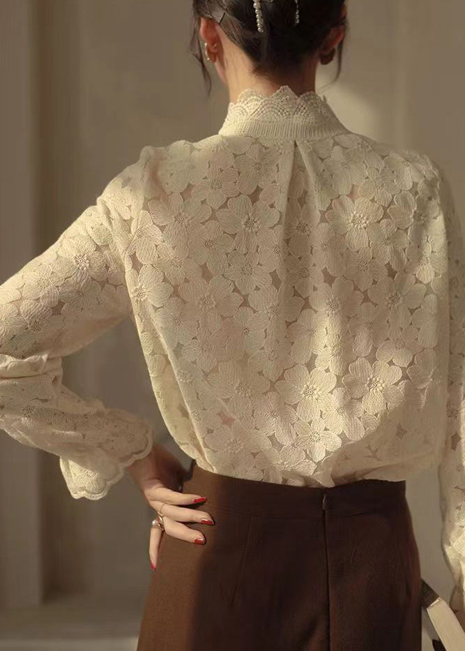 Französisches beiges Stehkragen-Spitzen-warmes Fleece-Top mit langen Ärmeln TU045