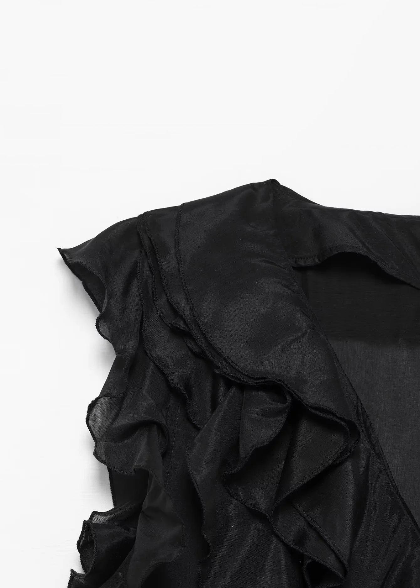 Langes Kleid mit Rüschenkragen, ärmellos, französisches V, schwarze Baumwolle