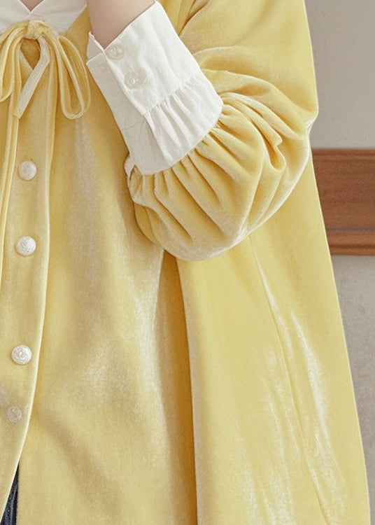 Französisches gelbes Seidenvelours-Hemd mit V-Ausschnitt und Schnürung, Herbst WP025