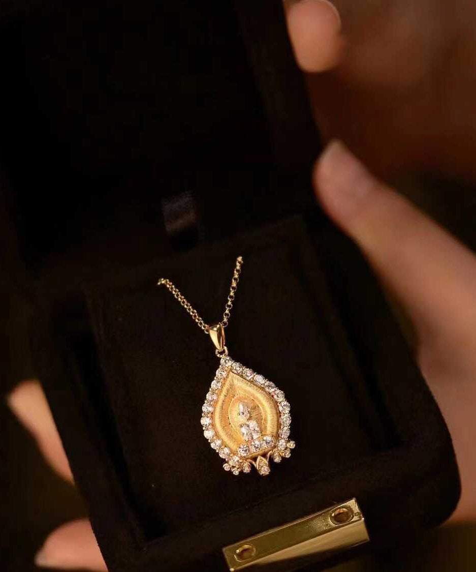 Halskette mit Anhänger aus vergoldetem Sterlingsilber mit Zirkonia QI059
