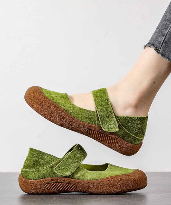Chaussures plates décontractées vertes à boucle et bride en daim