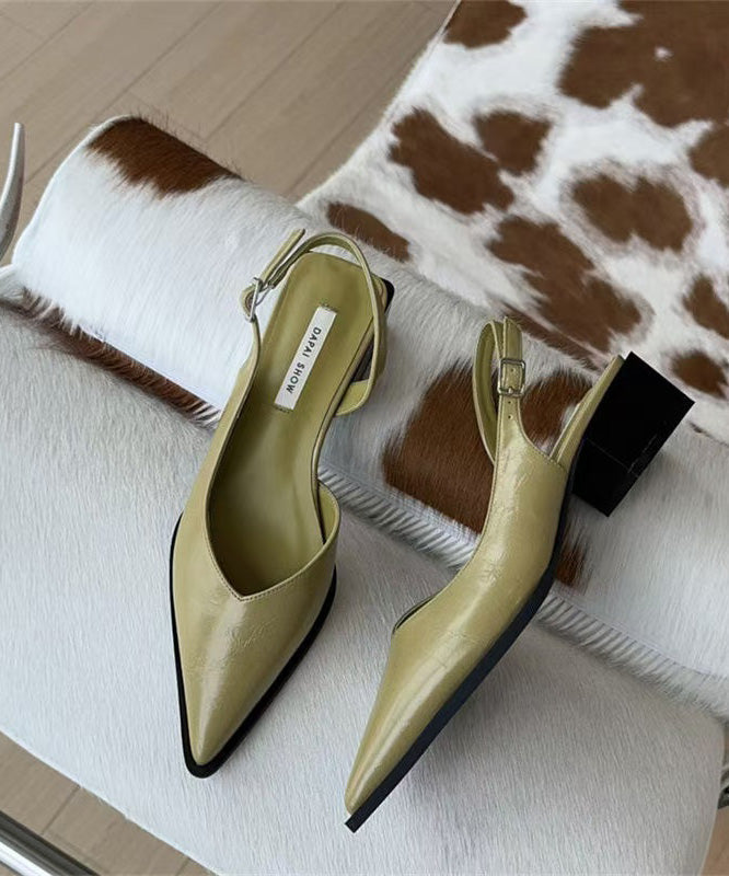 Sandales pointues en cuir vert à bout épais