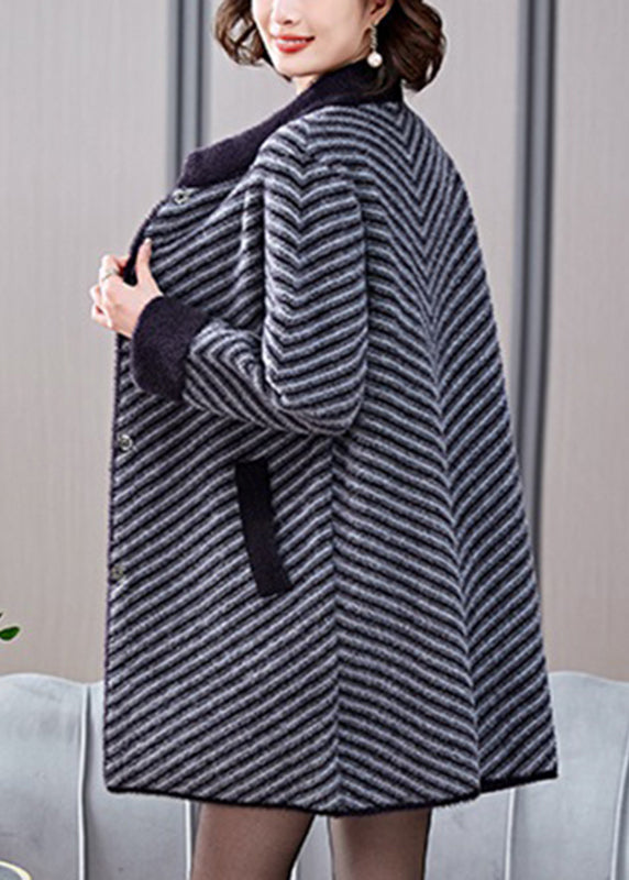 Grauer dicker Nerzsamtmantel mit Patchworktaschen, Frühling TA019